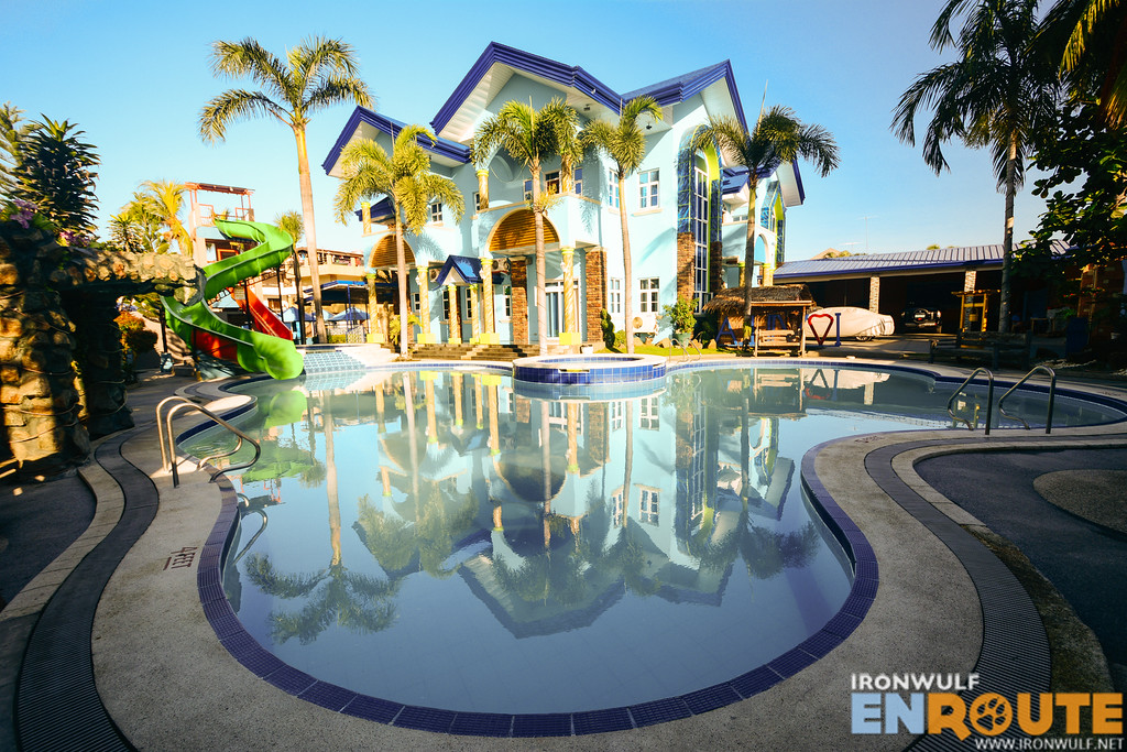 The pool and the mansion at Villa Jhoana Resort in Angono